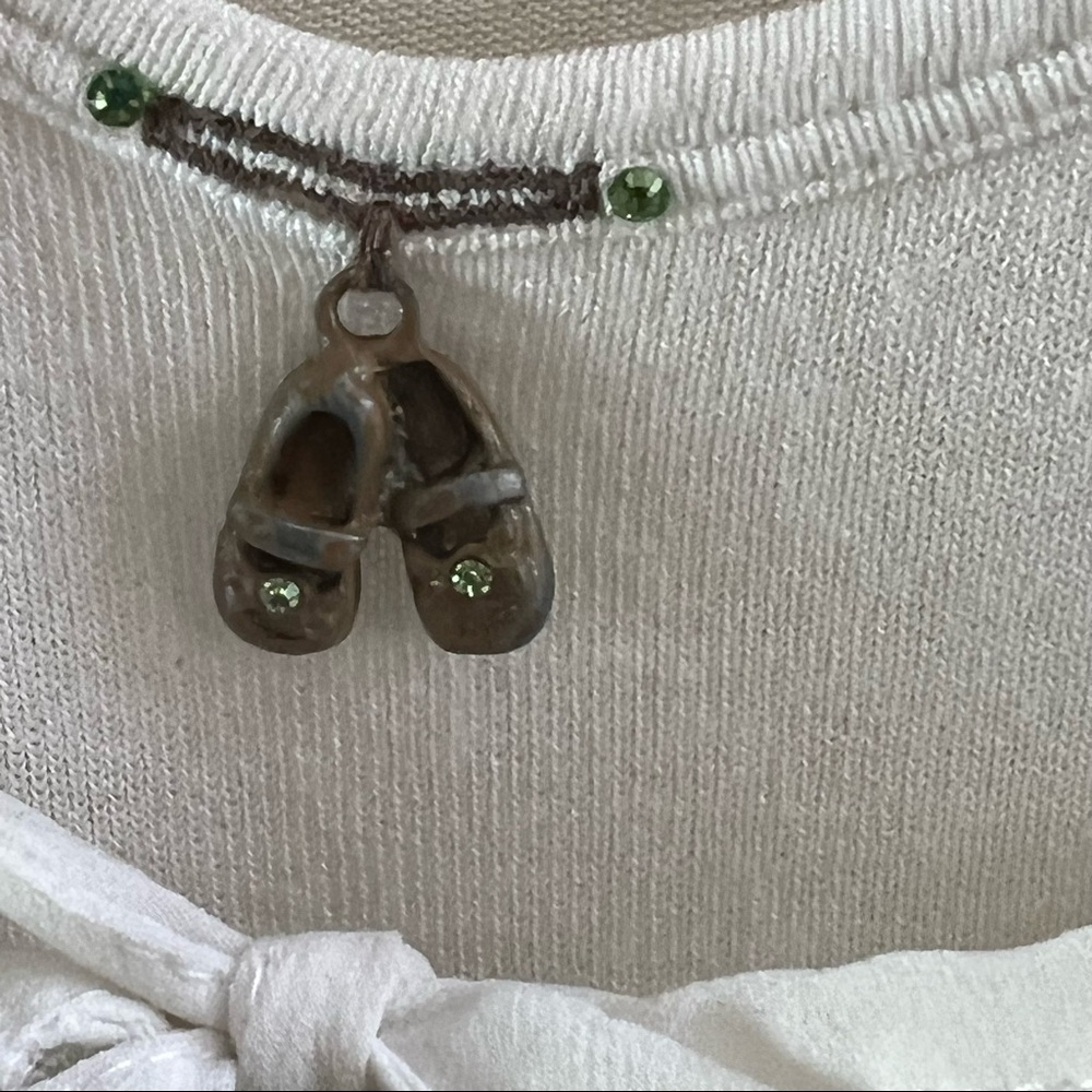 Embroidered 2 in 1 blouse - Picture 10 of 12